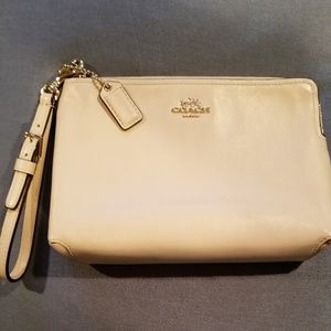 Coach Cream Leather Wristlet 💖